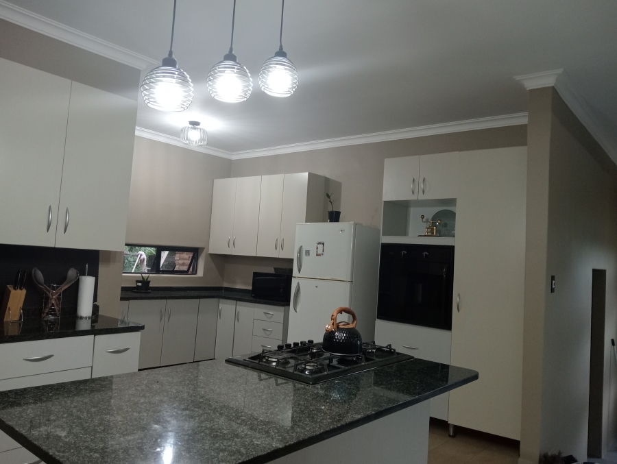 To Let 4 Bedroom Property for Rent in Cashan North West